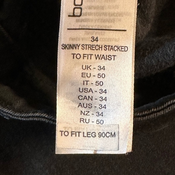 NWT Boohoo Man Tag Size 34 Men's Jeans Stretch Black Distressed w DOVES Design - Picture 6 of 16